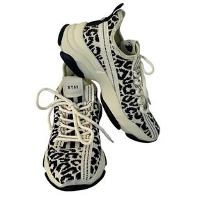 Steve Madden Maxima Trendy Leopard Print Sneakers Chunky sole - 7M - NWOB